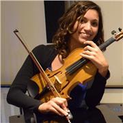 Profesora de música imparte clases a todas las edades y nivel musical